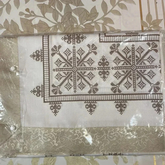 Kilim Printed with an embroidery pattern Tablecloth 150x220cm White Turkey - Picture 3 of 4